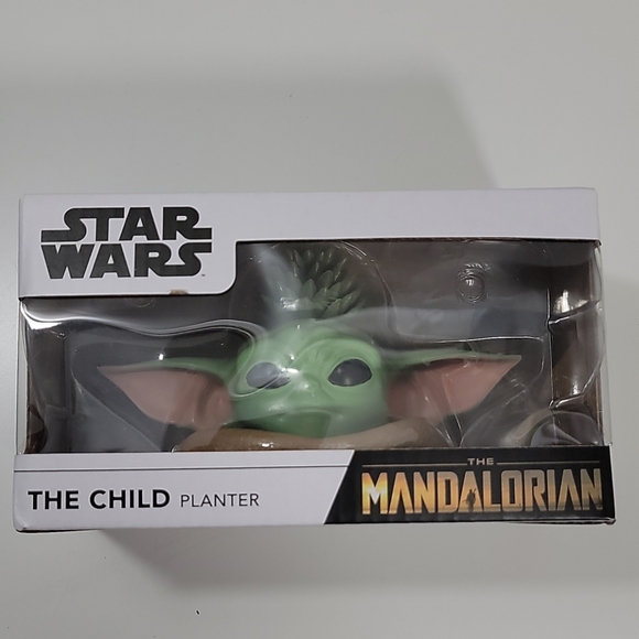 The Mandalorian - The Child Planter - Picture 3 of 5